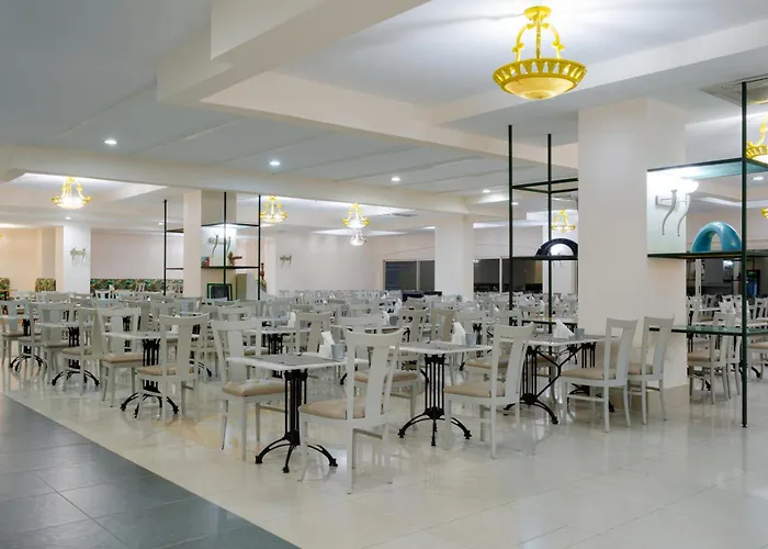 Sural Semesteranläggning (resort) Side